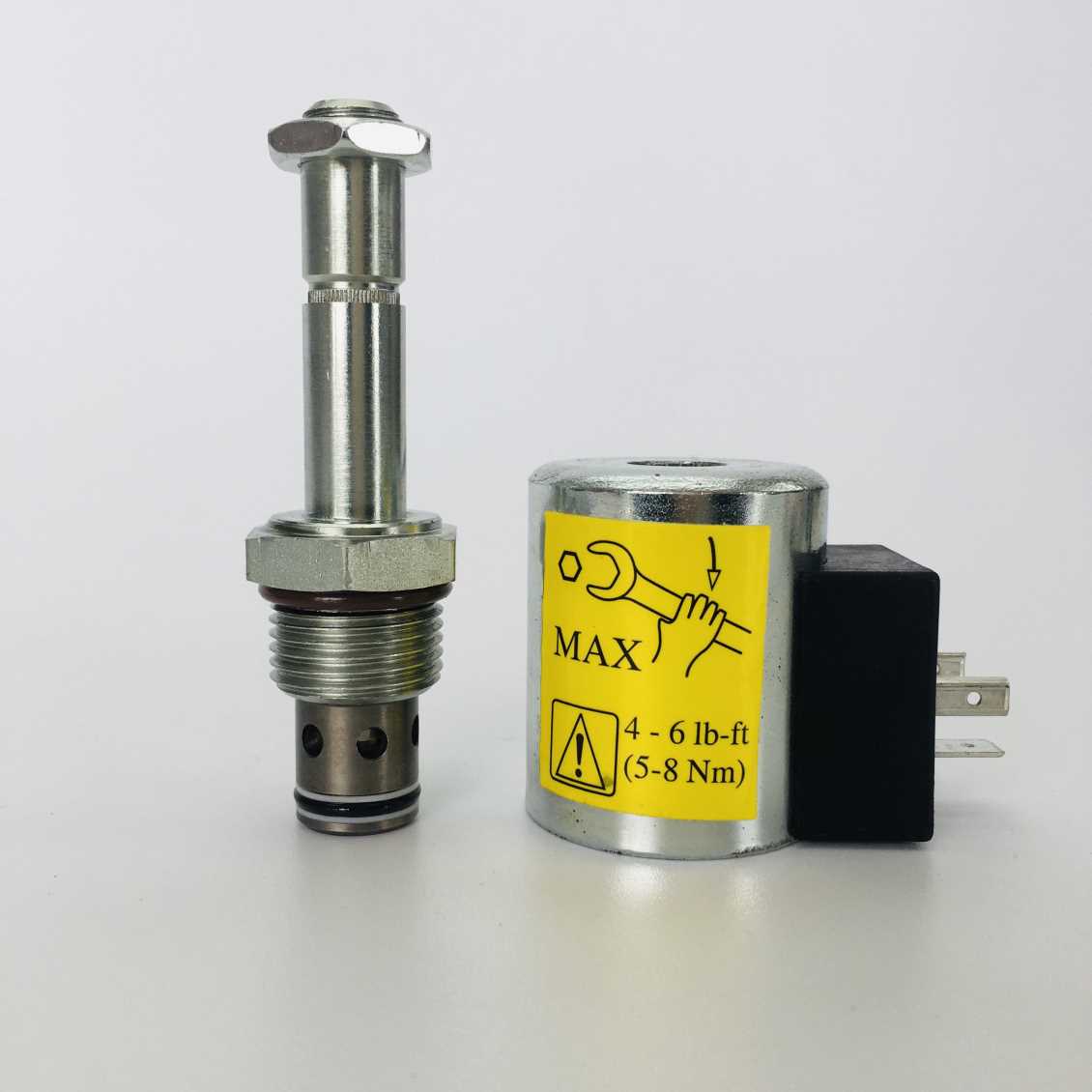 线圈300AA00126A 电压240VAC 配套电磁阀杆安装于液压系统中插图